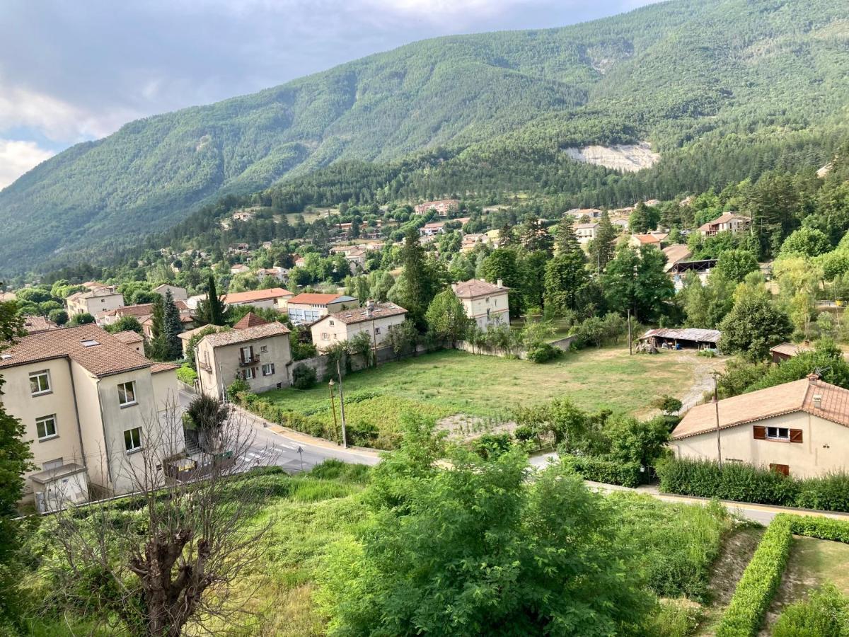 Charmant Appartement Dans Joli Village D'Annot Eksteriør billede